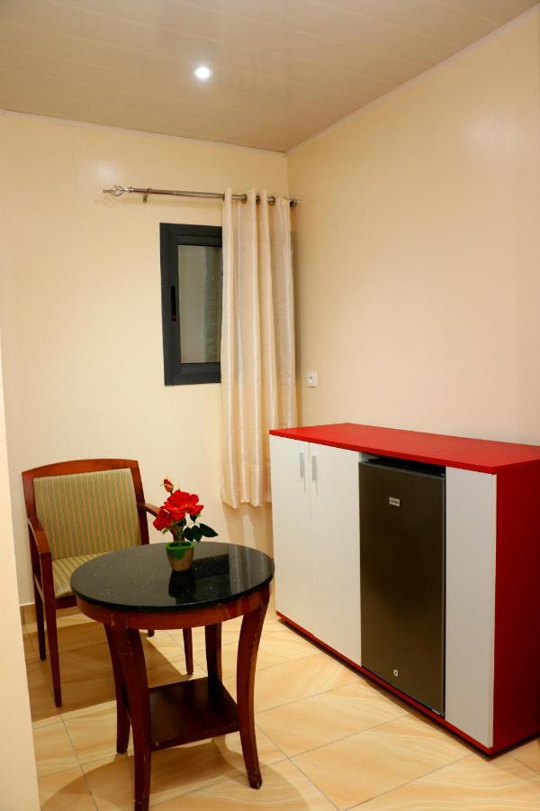 אבידג'אן Hotel Laval מראה חיצוני תמונה